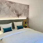 Living & Serviced By Blauer Wolf Lejlighed