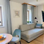 Living & Serviced By Blauer Wolf Gunzenhausen