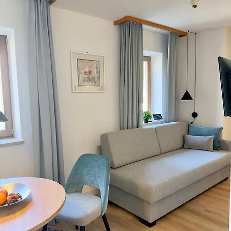 Living & Serviced By Blauer Wolf Gunzenhausen