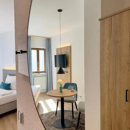 Διαμέρισμα Living & Serviced By Blauer Wolf *