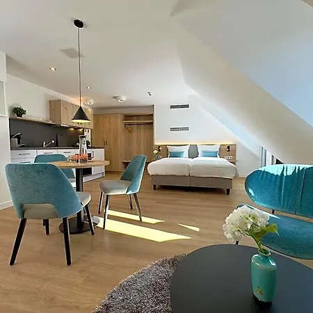 Living & Serviced By Blauer Wolf Apartment