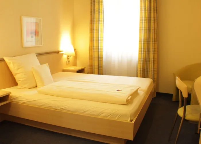 Living & Serviced By Blauer Wolf Apartmán *