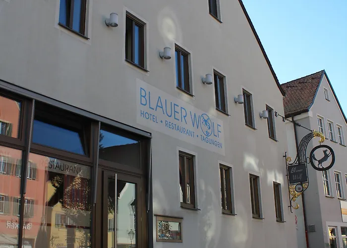 Living & Serviced By Blauer Wolf Apartmán *